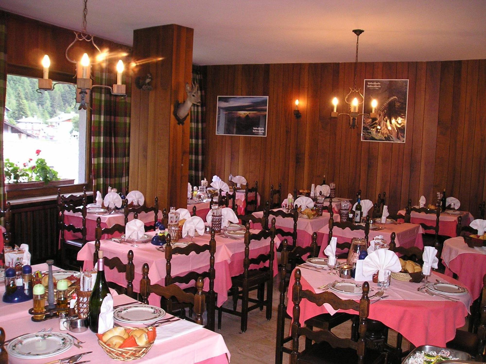 Hotel Al Caminetto Valtournenche Zewnętrze zdjęcie