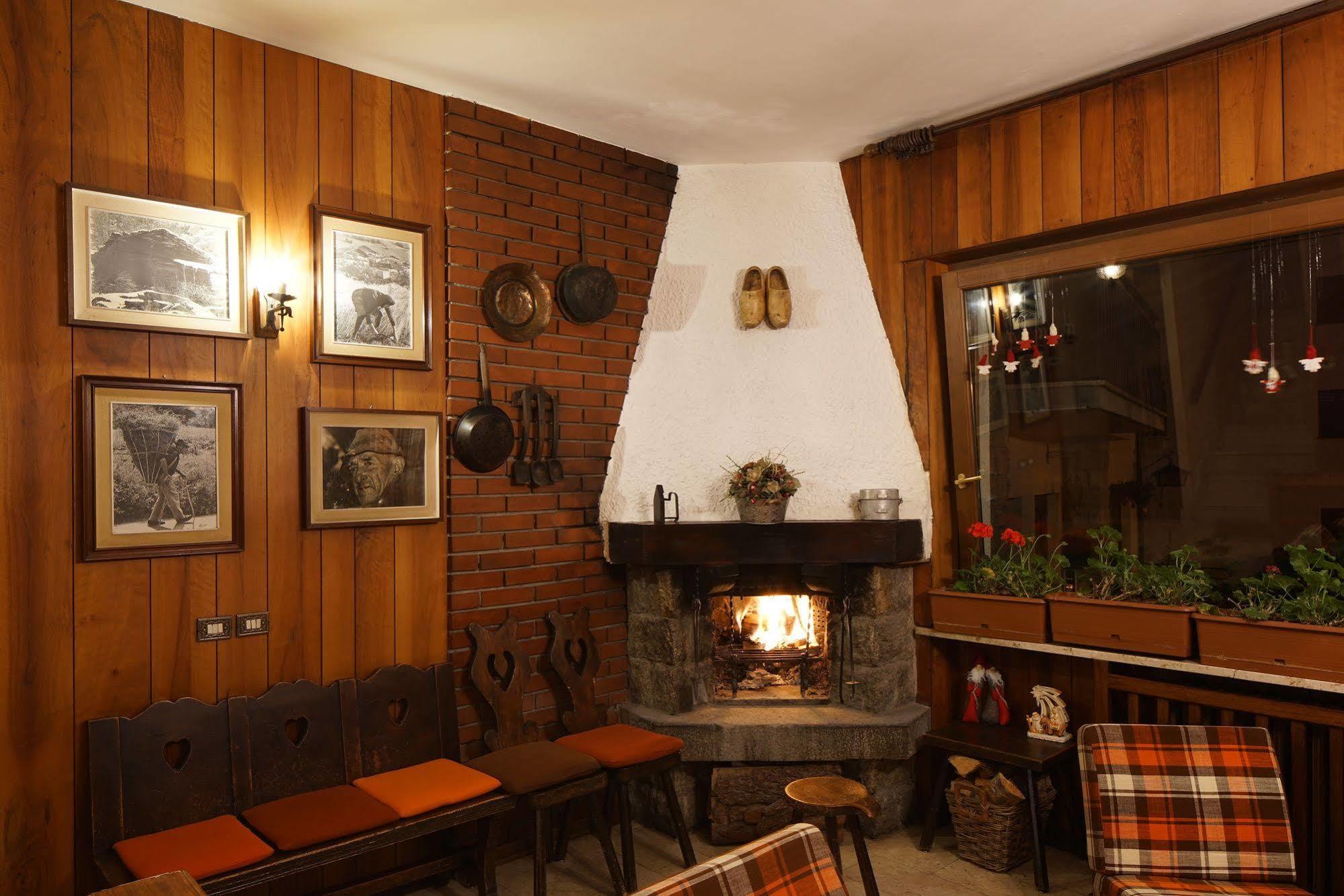 Hotel Al Caminetto Valtournenche Zewnętrze zdjęcie