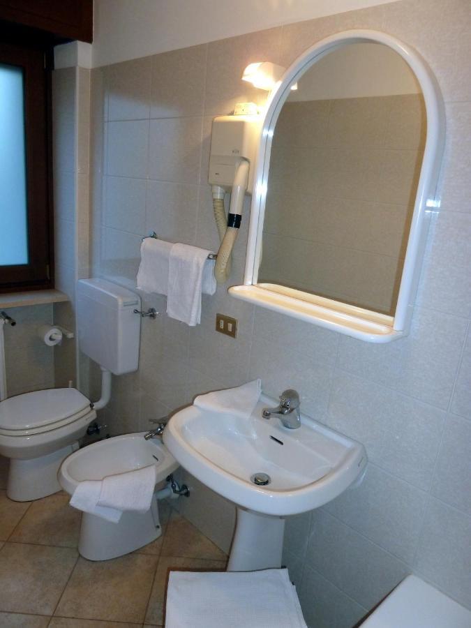 Hotel Al Caminetto Valtournenche Pokój zdjęcie